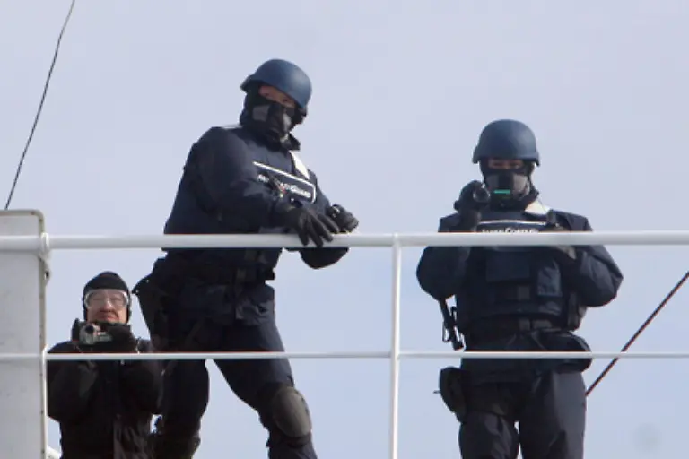 Die-Fronten-sind-verhaertet-Die-Angst-der-Walfanglaender-sich-vollstaendig-an-das-Walfangverbot-zu-halten-scheint-riesengross-So-werden-keine-Mittel-gescheut-um-weiterhin-Jagd-auf-die-Meeressaeuger