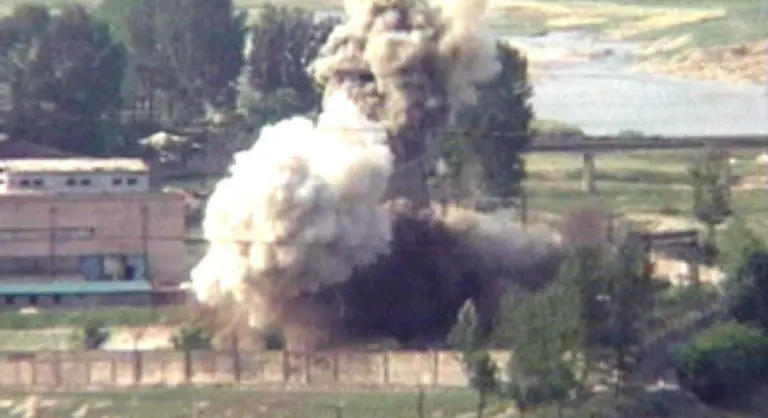 war-der-Kuehlturm-des-nordkoreanischen-Atomreaktors-in-Yongbyon