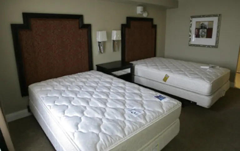 Denn-oft-empfinden-Touristen-einen-Mangel-als-sehr-viel-gravierender-als-die-Gerichte-Die-fordern-schon-ein-wenig-Pragmatismus-von-den-Touristen-So-etwa-im-Falle-eines-Klaegers-der-statt-des-gebuchten-Doppelbetts-zwei-Einzelbetten-vorfand