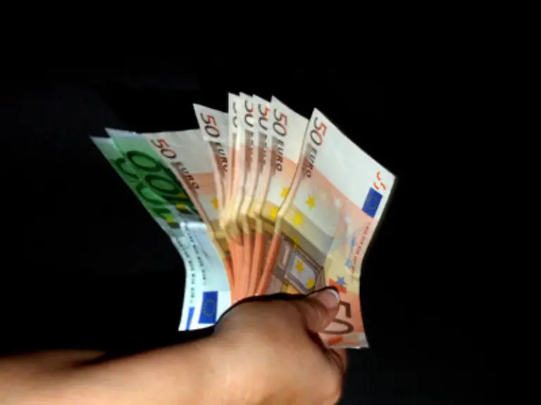 Manchmal-fliessen-die-Getraenke-allerdings-nur-gegen-Trinkgeld-Das-ist-nicht-Sinn-der-Sache-und-berechtigt-zu-fuenf-Prozent-Preisminderung