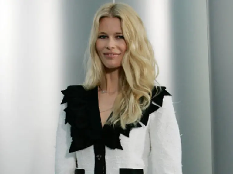 Unser-Karl-Lagerfeld-hatte-sich-german-Unterstuetzung-mitgebracht-seine-Muse-Clooodia-Schiffer