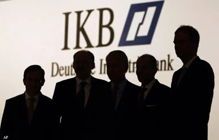 30-Juli-2007-Die-Mittelstandbank-IKB-steht-wegen-massiver-Probleme-am-US-Hypothekenmarkt-vor-dem-Aus-Die-KfW-als-Haupteigentuemerin-greift-ihr-gemeinsam-mit-anderen-Banken-mit-3-5-Mrd-Euro-unter-die-Arme