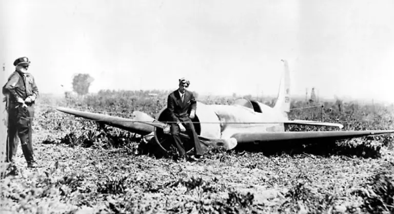 Mehrfach-gibt-es-kleine-oder-groessere-Unfaelle-Bei-einem-wird-Hughes-am-7-Juli-1946-schwer-verletzt