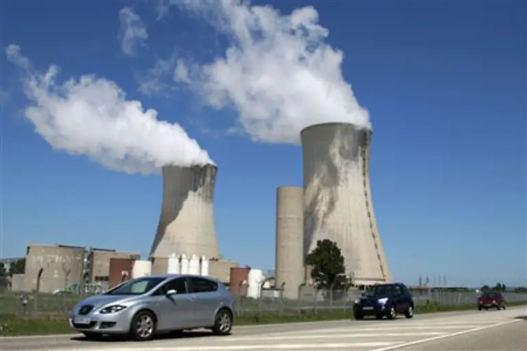 Forscher-und-Umweltverbaende-schaetzen-dies-anders-ein-Sie-befuerchten-ein-erhoehtes-Krebsrisiko-fuer-die-Bevoelkerung-Karsten-Smid-von-der-Umweltschutzorganisation-Greenpeace-nennt-den-Stoerfall-in-hohem-Masse-bedenklich