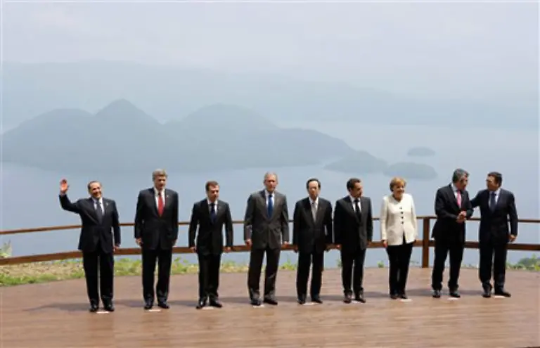 Im-Kampf-gegen-den-Klimawandel-haben-die-fuehrenden-Industriestaaten-G8-gerade-erst-in-Japan-verkuendet-weiterhin-auf-die-Kernenergie-zu-setzen