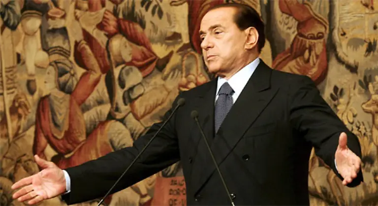 Nur-zwei-Monate-nach-seiner-Rueckkehr-ins-Amt-des-Ministerpraesidenten-hat-Silvio-Berlusconi-ein-Gesetz-durchgebracht