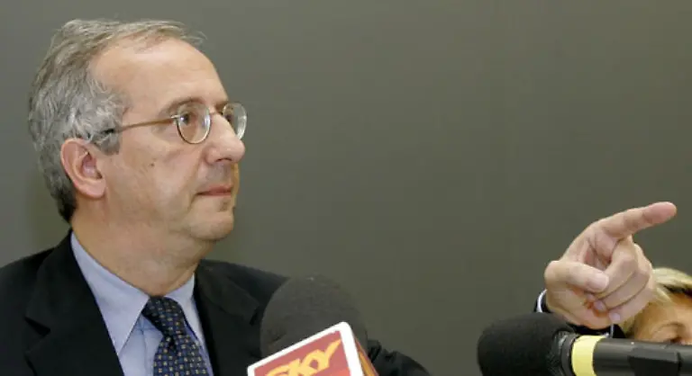 das-einer-einzigen-Person-dient-sagte-Oppositionschef-Walter-Veltroni