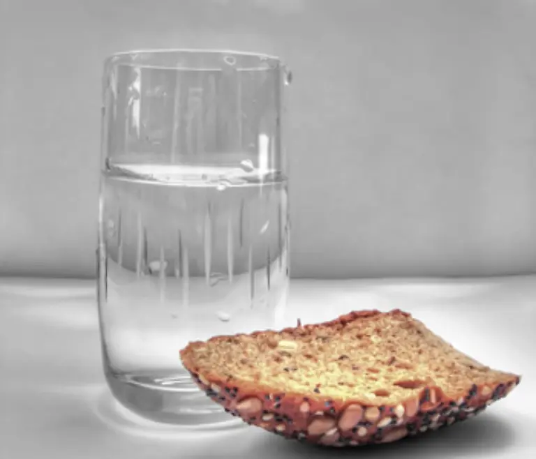 Abnehmwillige-sollten-ausgewogen-essen-so-dass-ihnen-die-Nahrungsaufnahme-auch-Spass-macht