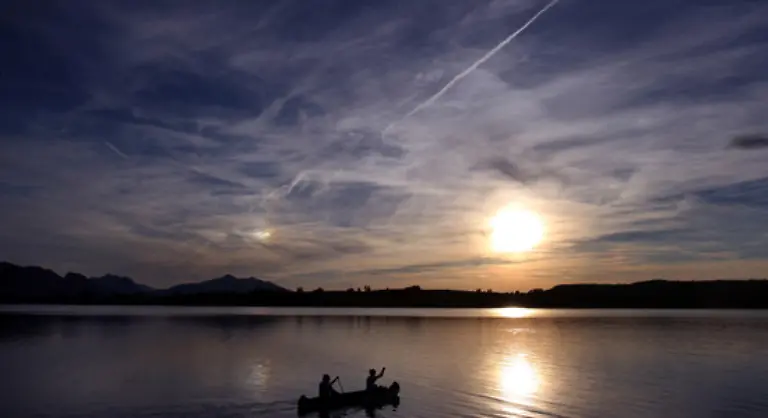 Wer-nicht-am-Abend-isst-bleibt-schlank-oder-Iss-morgens-wie-ein-Kaiser-mittags-wie-ein-Koenig-und-abends-wie-ein-Bettelmann-Stimmt-nicht-denn-auch-hier-kommt-es-wieder-auf-die-Energiebilanz-an