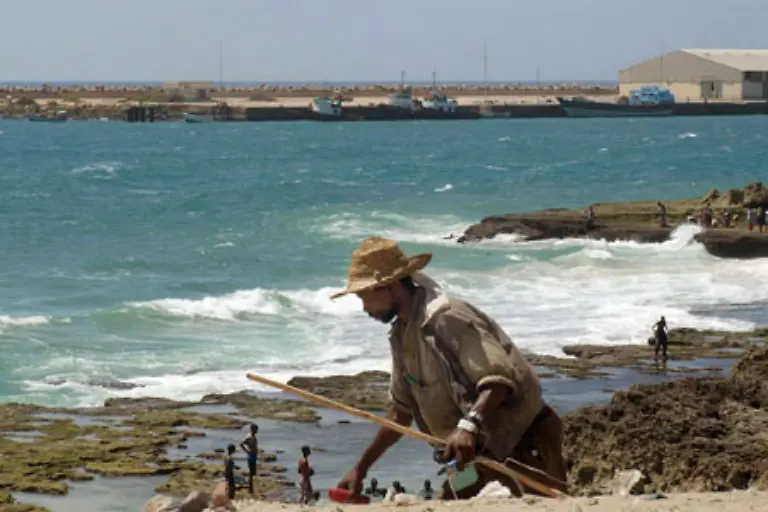 Auch-vor-Somalia-sind-Deutsche-in-Gefahr-Ende-Juni-kapern-Piraten-das-Segelboot-eines-Paares-aus-Sueddeutschland-und-verschleppen-die-beiden-Urlauber-in-das-Bergland-der-halbautonomen-Region-Puntland-Die-Piraten-fordern-zwei-Millionen-Dollar-Loesegeld
