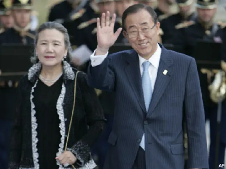 UN-Generalsekretaer-Ban-Ki-Moon-warnte-dennoch-davor-dass-ein-Antrag-auf-einen-Haftbefehl-gegen-Al-Baschir-ernsthafte-negative-Auswirkungen-auf-die-Friedensbemuehungen-der-UN-im-Sudan-haben-koenne