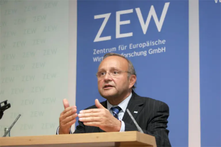 Ganz-aehnlich-funktioniert-der-ZEW-Index-des-Mannheimer-Zentrums-fuer-Europaeische-Wirtschaftsforschung-Hier-werden-jedoch-keine-Unternehmen-sondern-rund-400-Analysten-und-institutionelle-Anleger-befragt