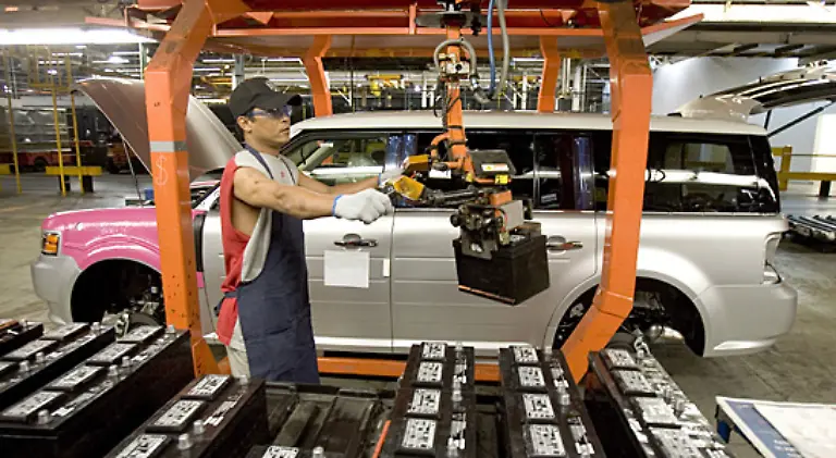 Ein-wichtiger-Fruehindikator-der-Industrie-ist-etwa-der-Einkaufsmanagerindex-des-Institute-for-Supply-Management-Dafuer-werden-Einkaufsmanager-von-350-Unternehmen-aus-20-repraesentativen-Industriebereichen-befragt