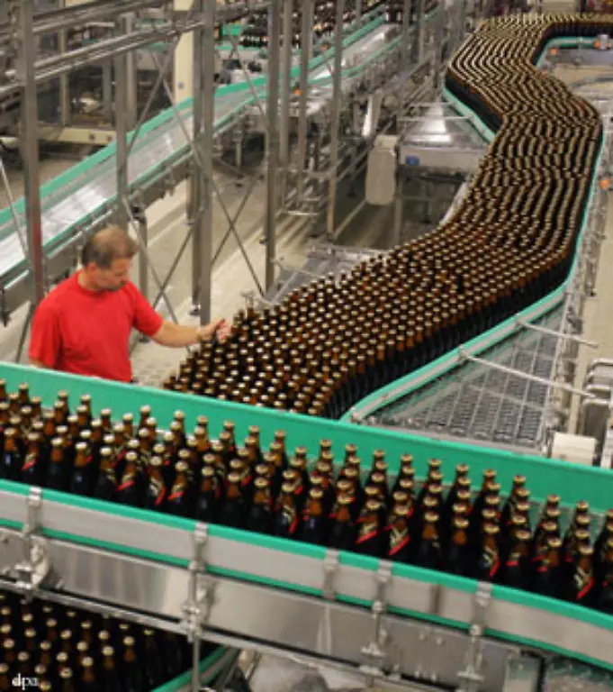 Alkoholische-Getraenke-und-Tabakwaren-beanspruchen-etwa-3-4-Prozent-des-Warenkorbs