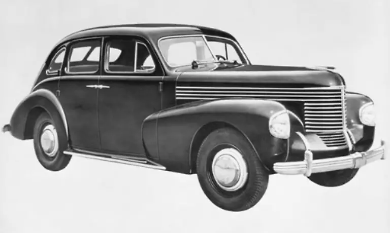 Fuer-3575-Reichsmark-war-die-zweituerige-Limousine-zu-haben-Wer-400-Mark-mehr-investierte-bekam-den-Viertuerer-Vor-dem-Krieg-gab-es-sogar-ein-Cabriolet-Das-wurde-nach-dem-Krieg-nicht-mehr-gebaut