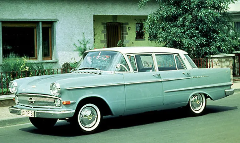 Fast-146-000-Modelle-des-P2-wurden-bis-1964-verkauft-Das-lag-auch-an-der-guten-Technik-Der-Opel-Kapitaen-P2-brachte-unter-anderem-ein-3-Gang-Automatik-Getriebe-und-eine-Servolenkung-mit