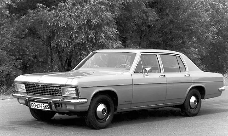Ab-1964-wurde-der-Kapitaen-A-als-Einstiegsmodell-in-die-Oberklasse-von-Opel-positioniert-Die-Karosserieform-teilte-er-sich-mit-dem-Admiral-und-dem-Diplomat