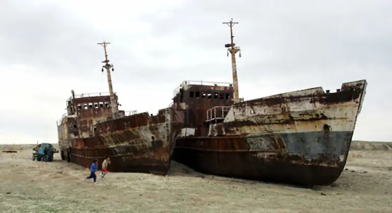 Von-damals-68-000-Quadratkilometern-blieben-weniger-als-18-000-Quadratkilometer-Wasseroberflaeche-uebrig