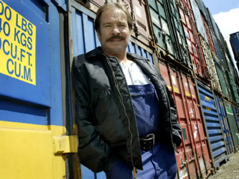 Kritiker-nennen-Goetz-George-einen-der-wenigen-veritablen-Schauspielerstars-in-Deutschland