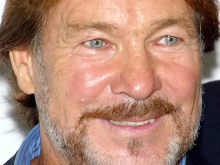 Nee-das-war-in-meinem-Leben-nie-sehr-vordergruendig-er-sei-auch-mit-sich-selbst-eigentlich-ganz-zufrieden