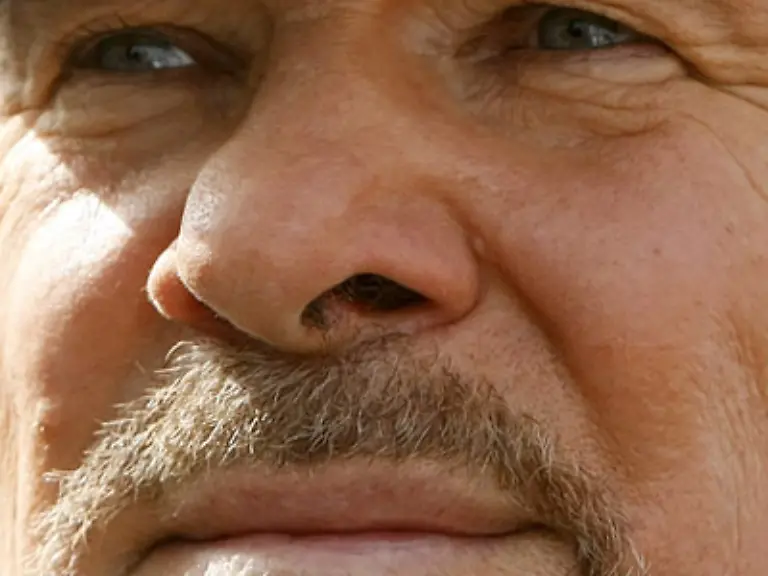 gerne-in-voelliger-Abgeschiedenheit-in-seinem-Refugium-auf-der-Mittelmeerinsel-Sardinien-vor-ohne-Handy-und-Fernseher