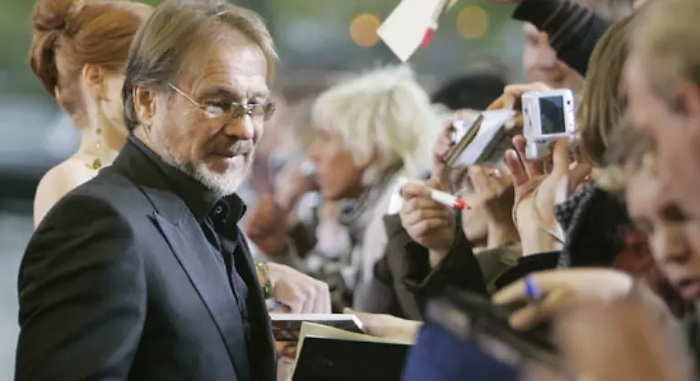 Auch-wenn-ihm-damit-das-Schicksal-vieler-grosser-Mimen-bluehte-von-grossen-Teilen-des-TV-Publikums-nur-noch-mit-einer-Rolle-identifiziert-zu-werden