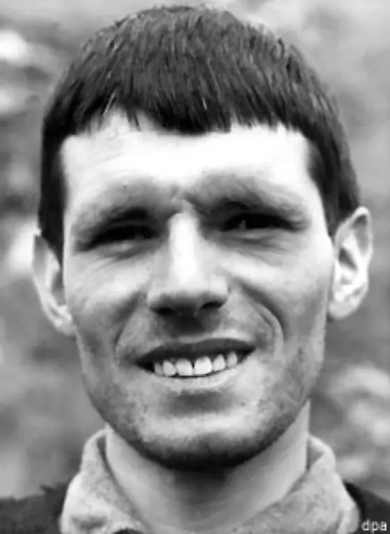 Beim-Abstieg-wurde-Guenther-Messner-von-einer-Eislawine-in-die-Tiefe-gerissen