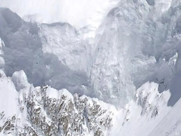 Ihr-Freund-und-Bergfuehrer-Walter-Unterkirchner-ist-das-juengste-Opfer-das-der-nackte-Berg-gefordert-hat