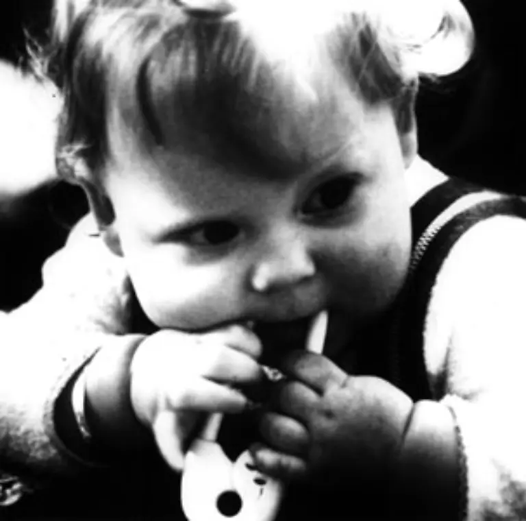 Was-damals-als-Wunder-galt-ist-mittlerweile-medizinischer-Alltag-Seitdem-Brown-das-Licht-der-Welt-erblickte-wurden-weltweit-etwa-3-5-Millionen-Babys-durch-kuenstliche-Befruchtung-ausserhalb-des-Mutterleibs-gezeugt