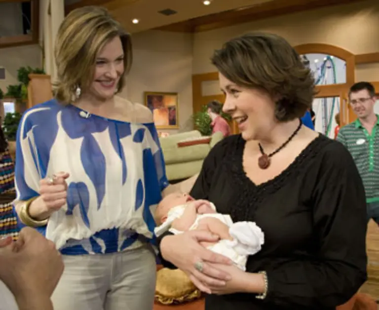 Waehrend-die-privaten-Krankenkassen-Behandlungen-bei-Ehepaaren-voll-finanzieren-unterstuetzen-die-gesetzlichen-Kassen-die-ersten-drei-Versuche-bei-Frauen-zwischen-25-und-40-Jahren-nur-zur-Haelfte-Paare-ohne-Trauschein-bekommen-gar-keine-Hilfe