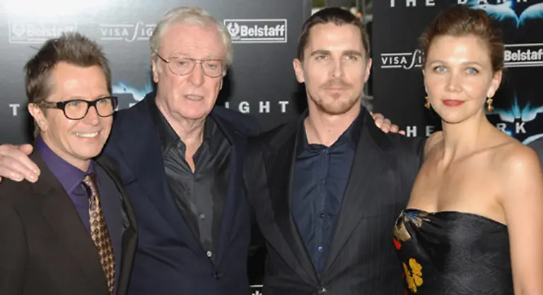 Wir-sind-so-stolz-auf-unseren-Jungen-sagte-Vater-Kim-Der-Film-habe-ihre-Erwartungen-weit-uebertroffen-das-denken-uebrigens-auch-die-Kollegen-v-l-n-r-Gary-Oldman-Michael-Caine-Christian-Bale-Maggie-Gyllenhaal