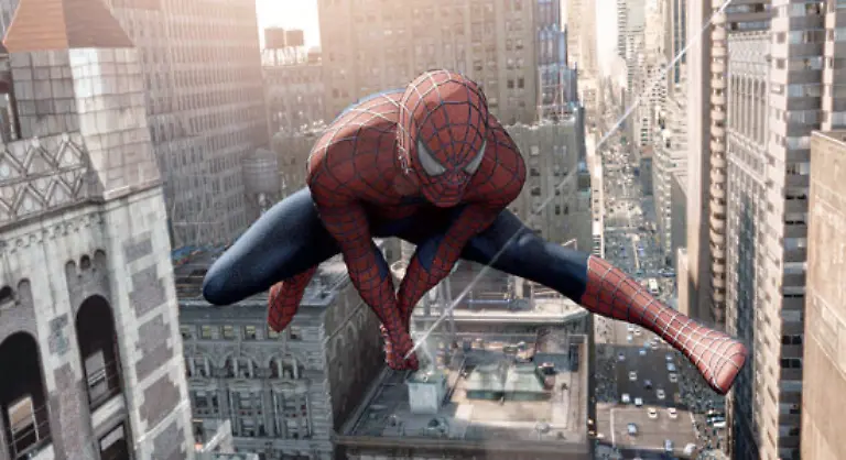Schon-am-Premierentag-spielte-Dark-Knight-mit-Einnahmen-von-66-4-Millionen-Dollar-mehr-ein-als-die-dritte-Folge-seines-Spinnen-Kollegen-Spidey-59-8-Millionen-Dollar