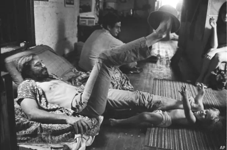 Historische-Untersuchungen-belegen-dass-Gesellschaften-die-den-Gebrauch-von-Drogen-in-Rituale-einbinden-insgesamt-weniger-Probleme-damit-haben