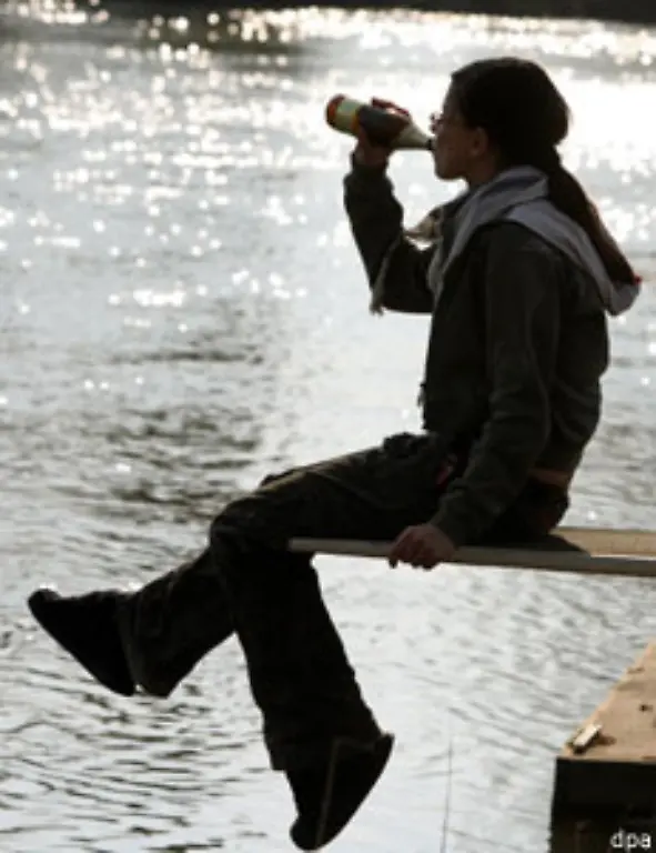 Ein-noch-immer-dramatisch-unterschaetztes-Problem-ist-der-Alkoholkonsum-in-der-Schwangerschaft-Der-Alkoholkonsum-von-werdenden-Muettern-ist-jedoch-die-haeufigste-Ursache-fuer-nicht-genetisch-bedingte-kindliche-Fehlbildungen-bei-Neugeborenen