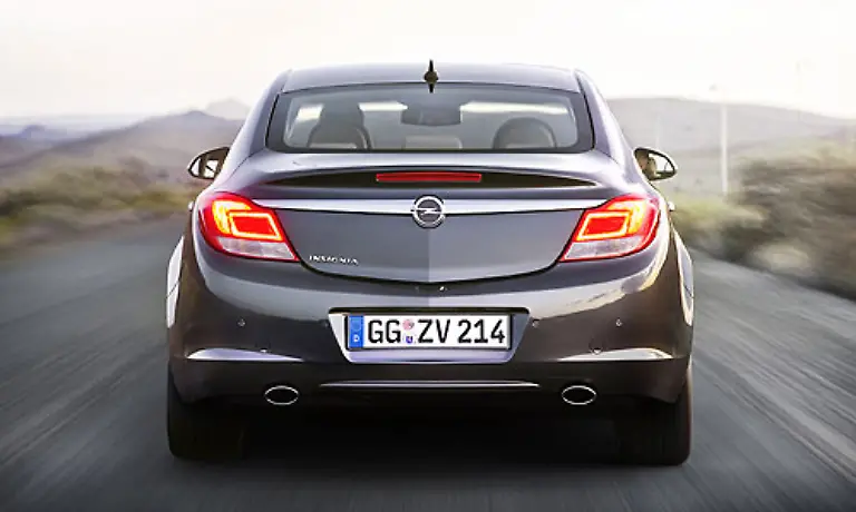 Mit-dem-Paket-koennte-Opel-der-Konkurrenz-wieder-die-Ruecklichter-zeigen-wie-es-der-Ascona-vor-vielen-Jahren-schon-vorgemacht-hat