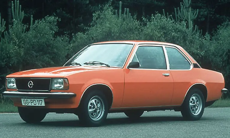 1975-kam-die-erste-Neuauflage-des-Erfolgsmodells-Die-Kanten-des-Ascona-B-wurden-weniger-das-Auto-aber-auch-etwas-langweiliger