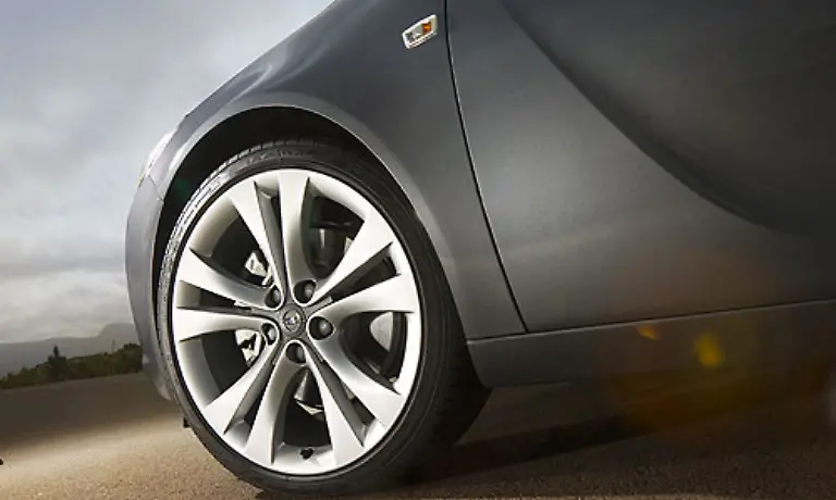 Einlenken-zum-Erfolg-Mit-dem-Insignia-will-Opel-einen-Imagewandel-herbeifuehren-und-somit-neue-Kaeuferschichten-erschliessen
