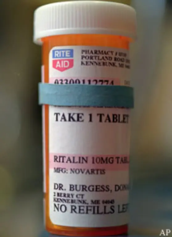 Zur-Gruppe-der-Amphetamine-gehoert-aber-auch-Ritalin-Da-Amphetamine-paradoxerweise-auf-Kinder-eine-eher-beruhigende-Wirkung-haben-wird-das-Medikament-gegen-ADHS-Hyperaktivitaet-eingesetzt