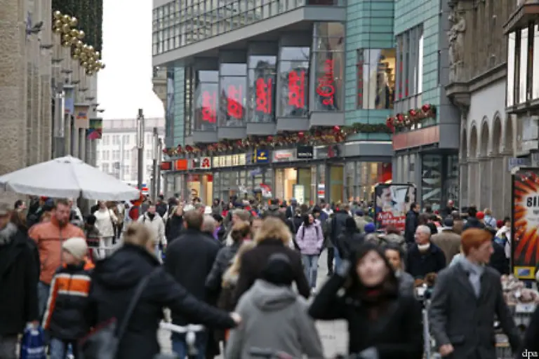 Die-besondere-Gefahr-durch-Amphetamine-und-andere-Aufputschmittel-besteht-darin-dass-der-Abhaengige-zunaechst-weiter-mitten-im-Leben-steht-und-schaedliche-Nebenwirkungen-insbesondere-die-psychischen-erst-spaet-erkannt-werden