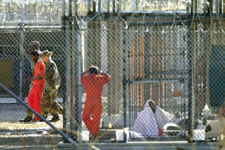 Guantnamo-ist-zum-Inbegriff-fuer-die-Verletzung-von-Menschenrechten-geworden-Beide-Kandidaten-sprechen-sich-fuer-die-zeitnahe-Schliessung-des-beruechtigten-Gefangenenlagers-auf-Kuba-aus
