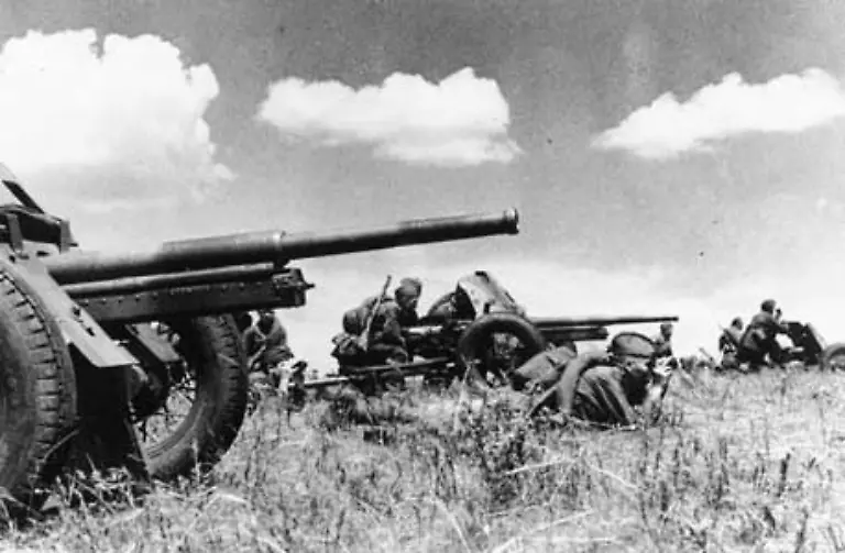 zieht-er-in-den-Zweiten-Weltkrieg