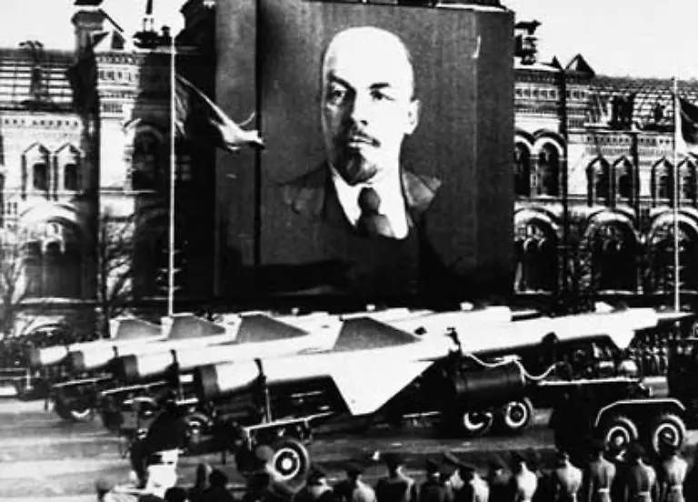 Er-gibt-den-Juden-eine-Mitschuld-an-der-russischen-Revolution-und-der-nachfolgenden-kommunistischen-Diktatur-Dies-fuehrt-international-zum-Vorwurf-des-Antisemitismus