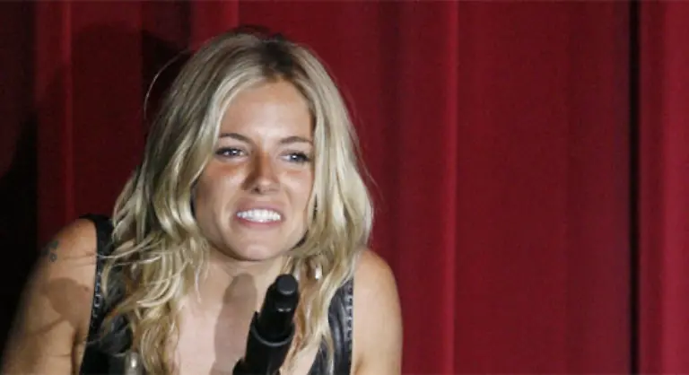 P-S-Die-Sun-will-erfahren-haben-dass-Balthazar-Getty-doch-lieber-bei-Sienna-Miller-bleibt-Wir-halten-Sie-auf-dem-Laufenden