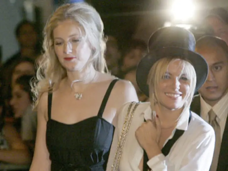 ausser-vielleicht-ihre-Schwester-Savannah