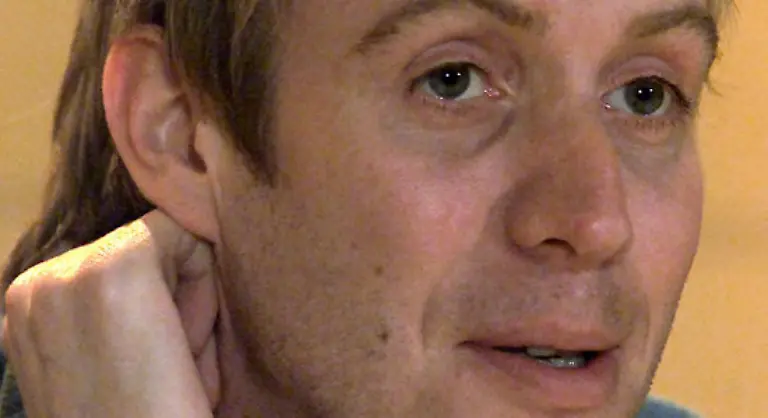 Nachdem-Sienna-Kates-guten-Kumpel-Rhys-Ifans-Notting-Hill-in-die-Wueste-bzw-nach-Wales-geschickt-hat