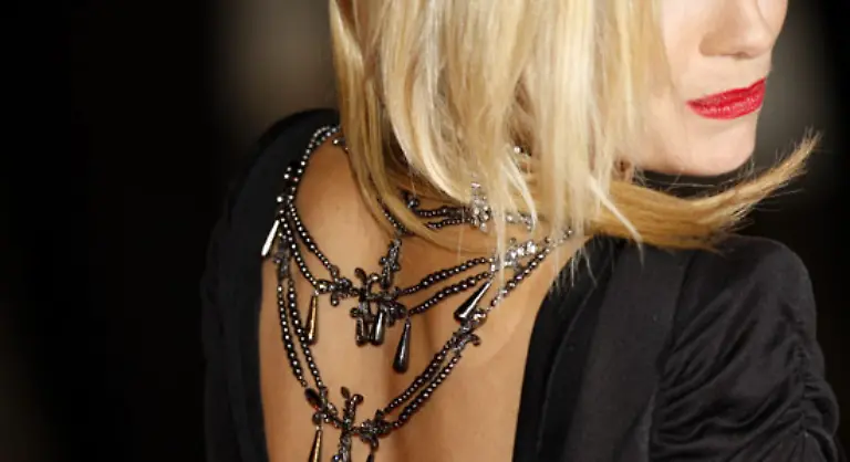 Jedenfalls-schafft-Sienna-Miller-immer-wieder-etwas-was-saemtlichen-Frauen