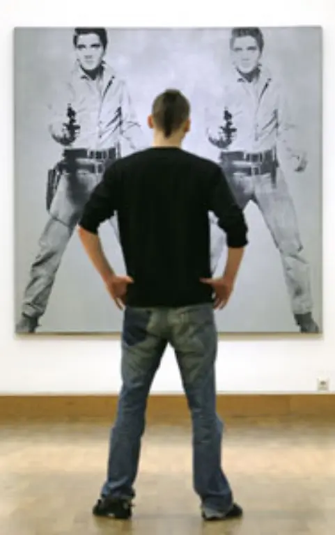 Da-kann-Sotheby-s-bei-seiner-Fruehjahrsauktion-1994-zehn-von-zwoelf-seiner-Bilder-nicht-verkaufen-da-wird-fuer-einen-Double-Elvis-1963-nicht-einmal-die-Haelfte-des-Schaetzpreises-geboten