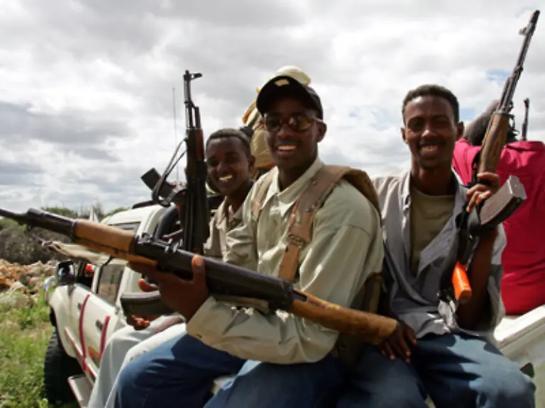 Seit-den-Terroranschlaegen-des-11-September-2001-interessieren-sich-vor-allem-die-USA-wieder-verstaerkt-fuer-eine-Stabilisierung-Somalias-da-sie-befuerchten-dass-sich-dort-Terroristen-Camps-bilden-koennten