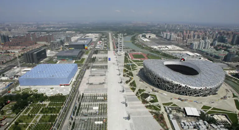 Keine-Frage-die-Olympischen-Spiele-2008-werden-ein-grosses-Ereignis-China-hat-sich-bemueht-in-kurzer-Zeit-futuristische-moderne-Austragungsorte-zu-schaffen