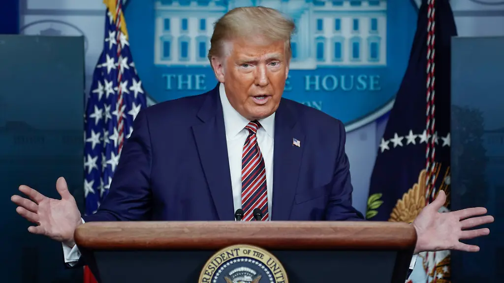 2020-09-27T224010Z-2046475627-RC2A7J9AA90I-RTRMADP-3-USA-TRUMP